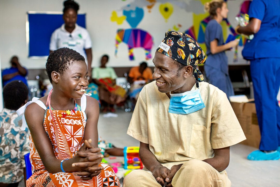 Cleft Surgeon Tilinde Chokotho with cleft patient